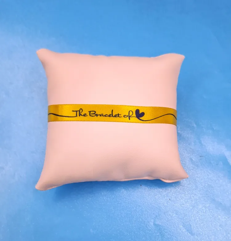 The Bracelet of LOVE (Giallo)